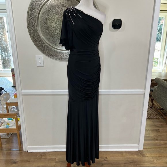 Aidan Mattox black one beaded shoulder maxi dress - Size 10 - Picture 4 of 16